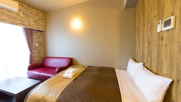 Laptop workspace, free WiFi, bed sheets