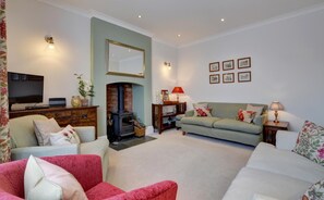 TV, fireplace, DVD player - 4 Bed in Braunton (oc-wyndv) (Braunton)