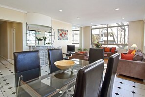 Apartment, 2 Bedrooms | In-room dining - Berkeley Square (Cape Town)