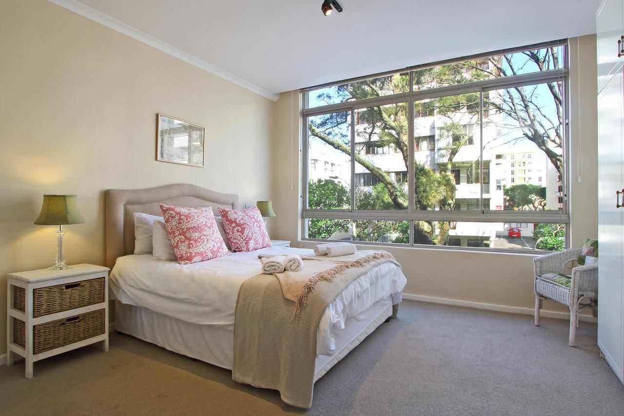 Apartamento, 2 quartos | Wi-Fi de cortesia, roupa de cama