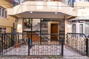 Front of property - Dhanlakshmi B AND B (Shimla)