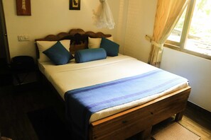 Chambre Double Deluxe | Bureau, fer et planche à repasser, Wi-Fi gratuit, draps fournis