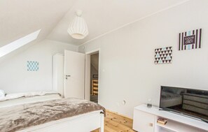 4 Schlafzimmer, Reisekinderbett