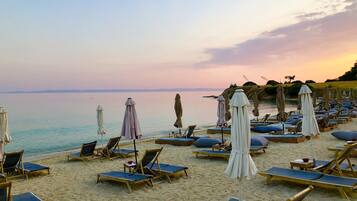 Beach nearby, sun-loungers, beach umbrellas, 15 beach bars