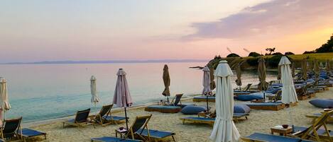 Beach nearby, sun-loungers, beach umbrellas, 15 beach bars