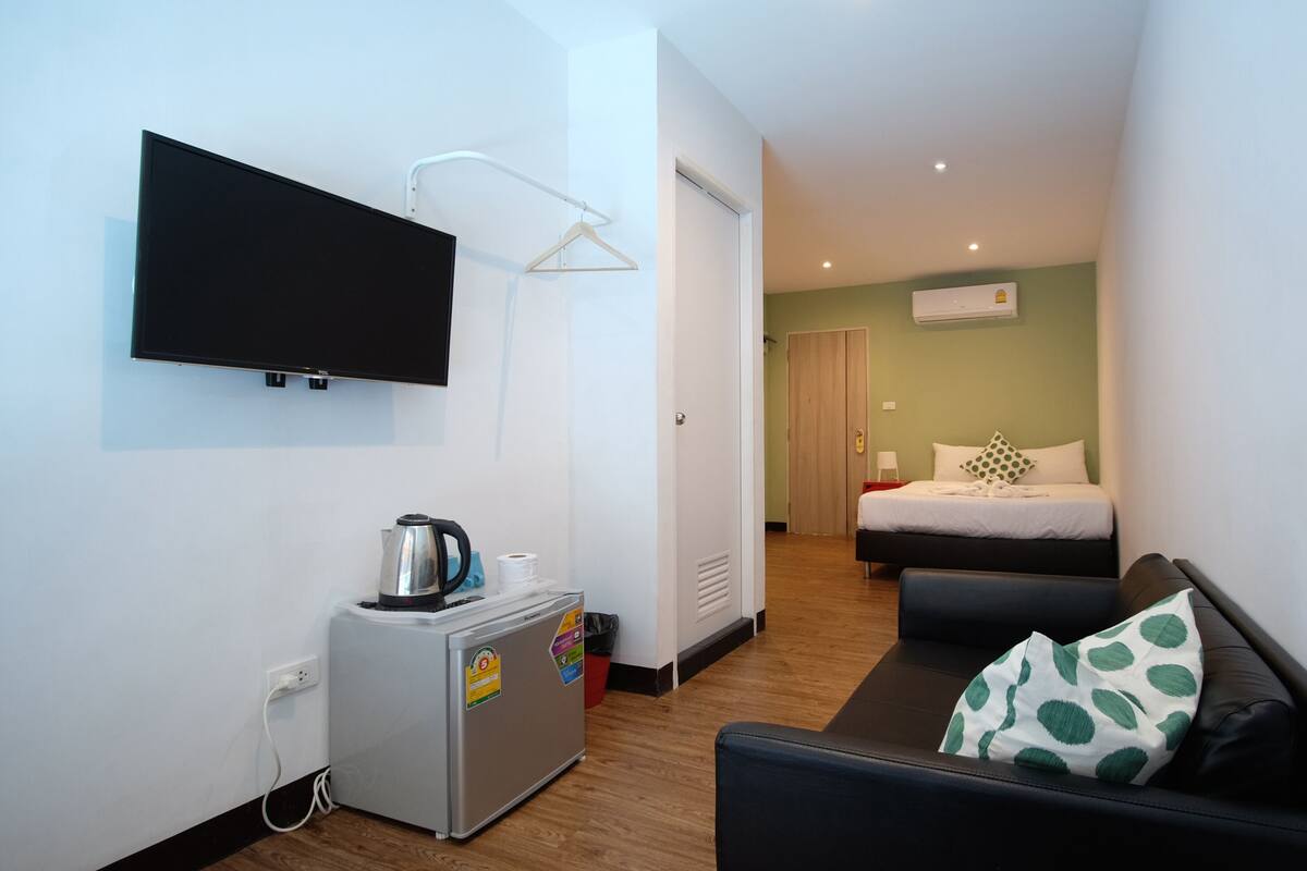 In-room safe, blackout curtains, free WiFi, bed sheets