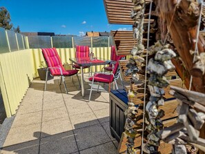 Unclassified image, 3 of 14, button