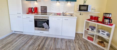 Fridge, microwave, oven, coffee/tea maker