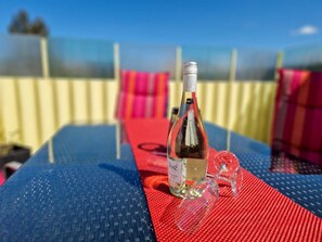 Unclassified image, 4 of 14, button