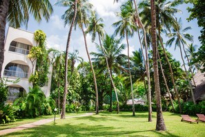Garden - Plaza Beach Hotel (Mombasa)