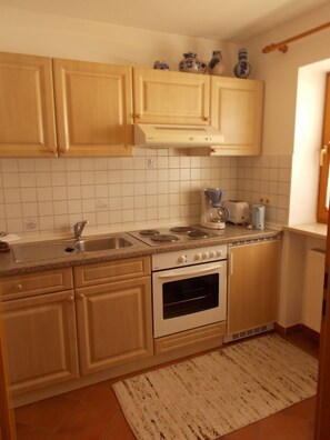 ثلاجة، فرن، موقد طهي مسطح