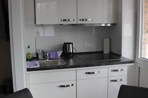 Fridge, microwave, dishwasher, coffee/tea maker