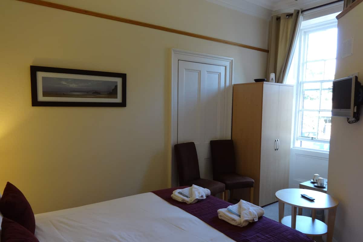 Double Room, Ensuite, Ground Floor (Room1) | Desk, cribs (free), WiFi (free), bed sheets