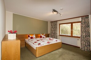House | Iron/ironing board, cribs/infant beds, free WiFi, bed sheets - Ferienhaus Landhaus Schneider (Schmallenberg)