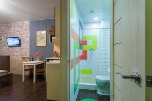 Shower, free toiletries, hair dryer - RentalSPb 5 Studio (St. Petersburg)