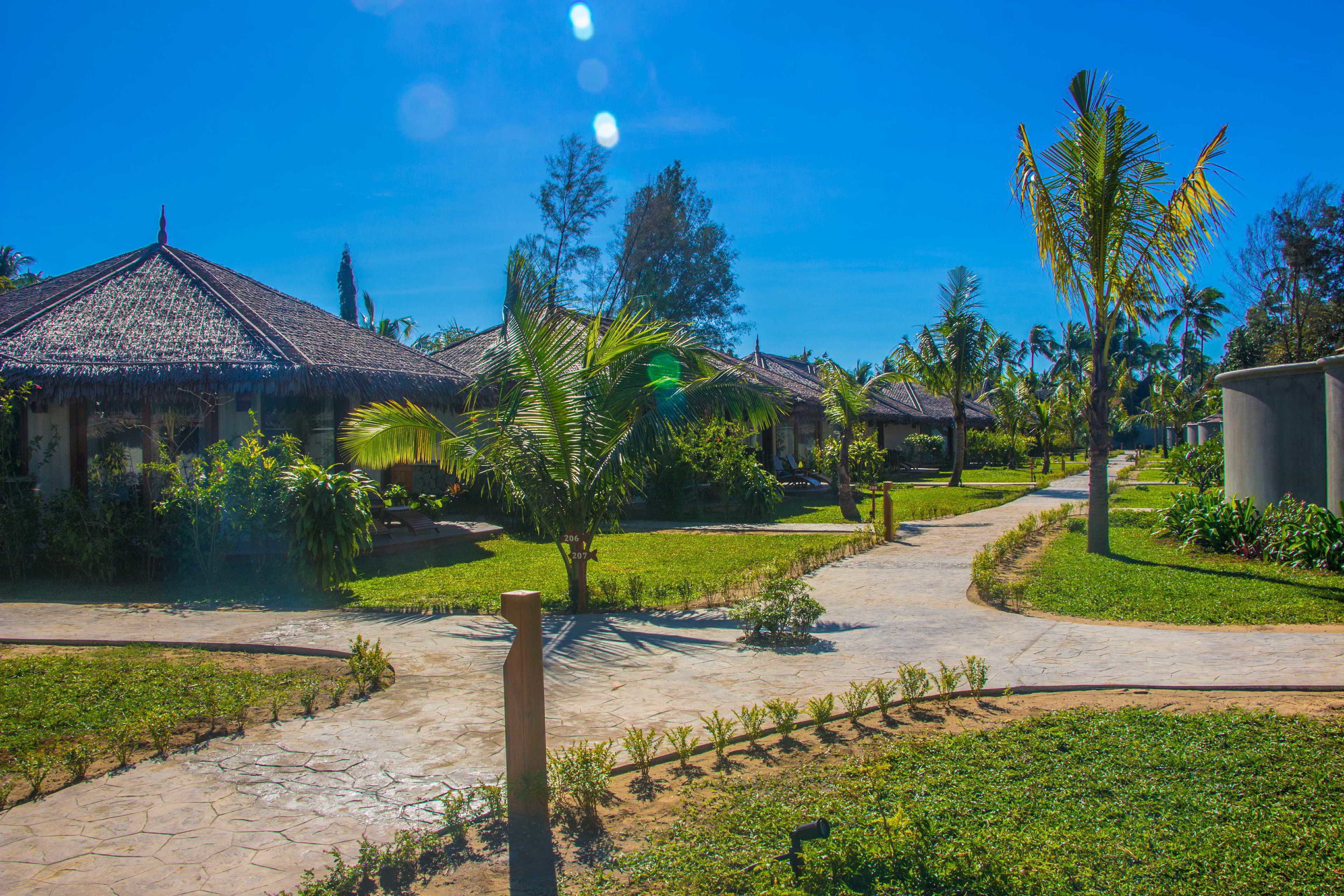 ngapali cottage with garden view | garden view