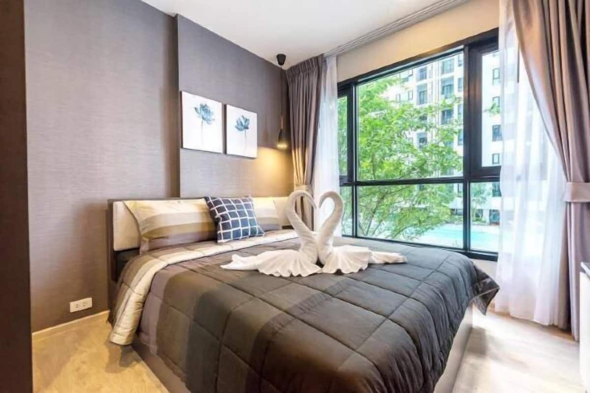 In-room safe, blackout curtains, soundproofing, free WiFi