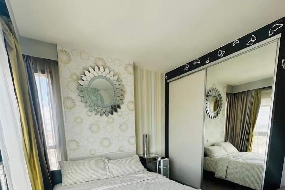 In-room safe, blackout curtains, soundproofing, free WiFi