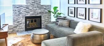 Walnut Mews - Stille Creekside byhus ved siden af Pearl Street