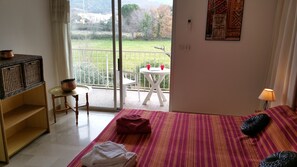 Premium bedding, individually decorated, individually furnished, desk - Al Pati (Sorede)