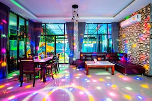 5 Bedrooms Villa | Living room | LCD TV - Grand Prix Pool Villa (Cha-am)