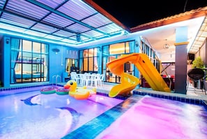 5 Bedrooms Villa | Terrace/patio - Grand Prix Pool Villa (Cha-am)