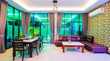 5 Bedrooms Villa | Living room | LCD TV