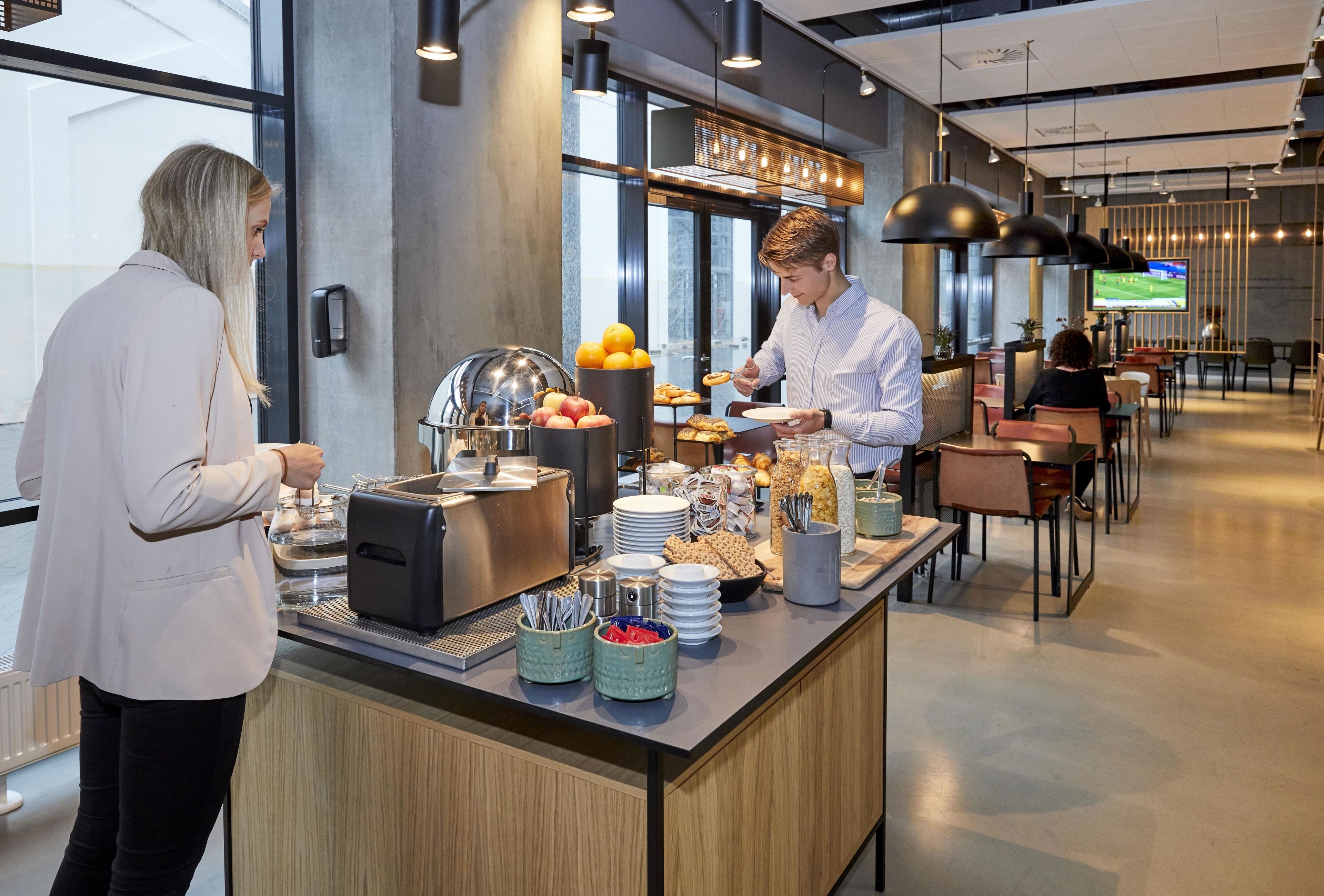 Daily buffet breakfast (DKK 139 per person)