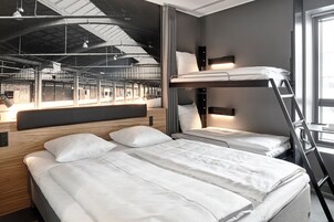 标准房 (Family Bunk Beds are only 155cm) | 办公桌、遮光窗帘、熨斗/熨板、免费 WiFi