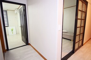 Bathroom - Hongdae Big 2 (Seoul)