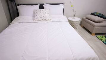 ํ์ฐ์ค, ์นจ์ค 2๊ฐ | 2 ๊ฐ์ ์นจ์ค, ์๋ง ์ปคํผ, ์นจ๋ ์ํธ