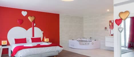 Suite, Hot Tub