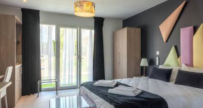 Domaine des Pierres Dorées