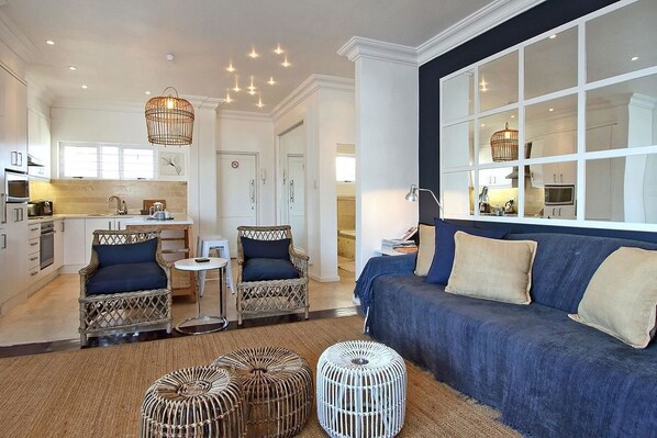Apartment, 2 Bedrooms | Living area