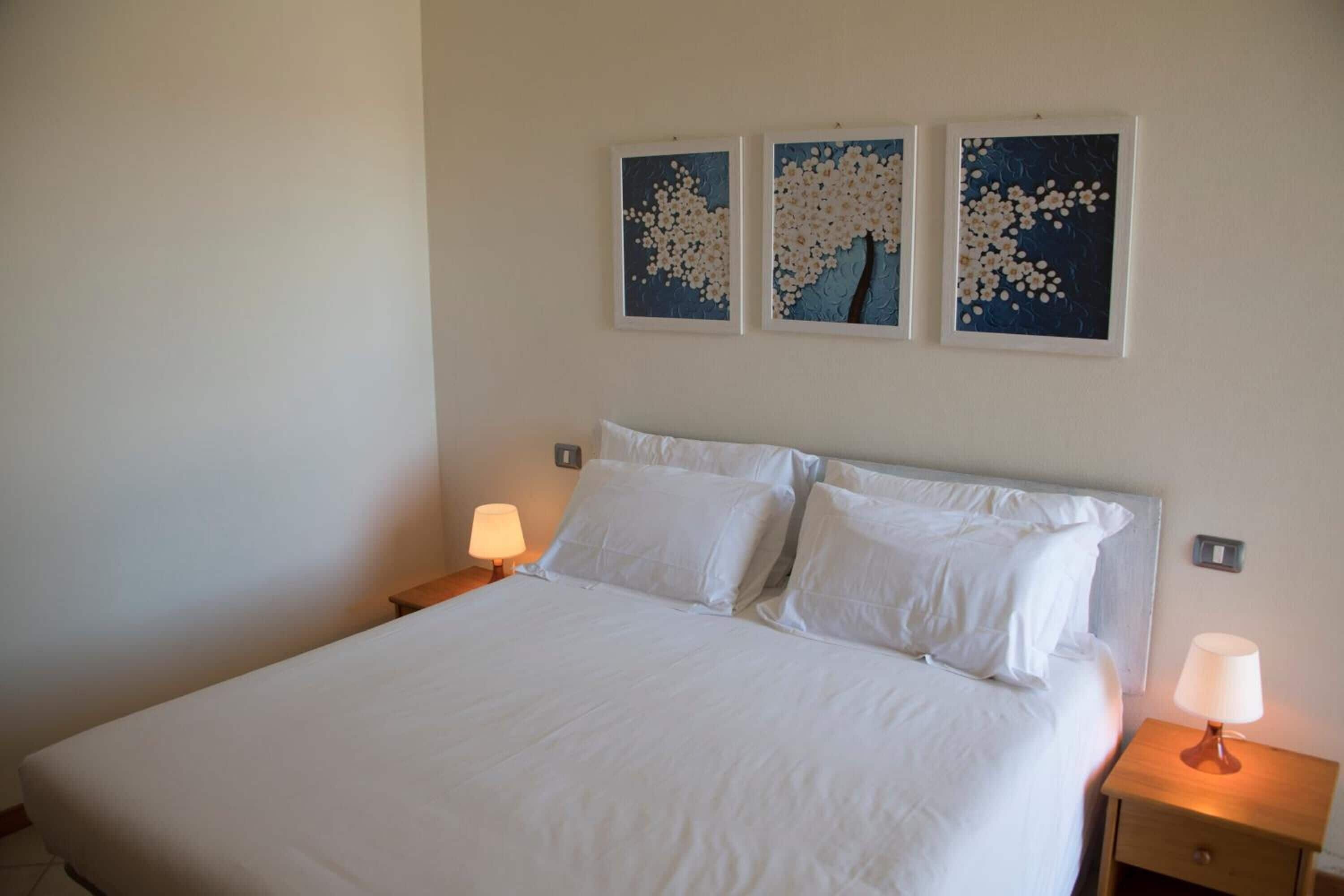 Desk, blackout drapes, free WiFi, bed sheets