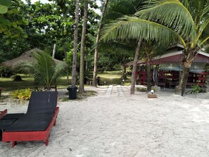 Sundeck - The Sunshine Resort (Ko Kood)