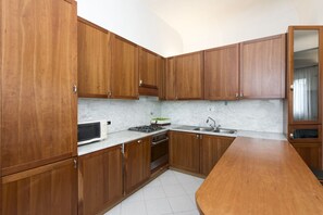 Basic-Apartment, 2 Schlafzimmer | Eigene Kochnische | Kühlschrank, Mikrowelle, Ofen, Herdplatte