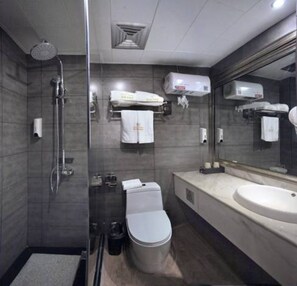 淋浴設備、雨淋花灑、免費梳洗用品、風筒