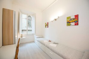 1 bedroom, desk, iron/ironing board, cots/infant beds - Repubblica (Florence)