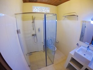 Family Triple Room, 1 Bedroom, Non Smoking, Garden View | Bathroom - Horahena Farm Stay (Kaduwela)