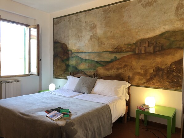 公寓, 2 間臥室, 城市景觀 | 獨特裝潢、布置獨特、書桌、熨斗/熨衣板