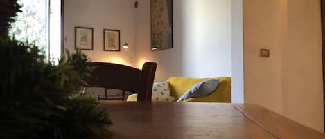 Apartment, 2 Bedrooms, City View | In-room dining