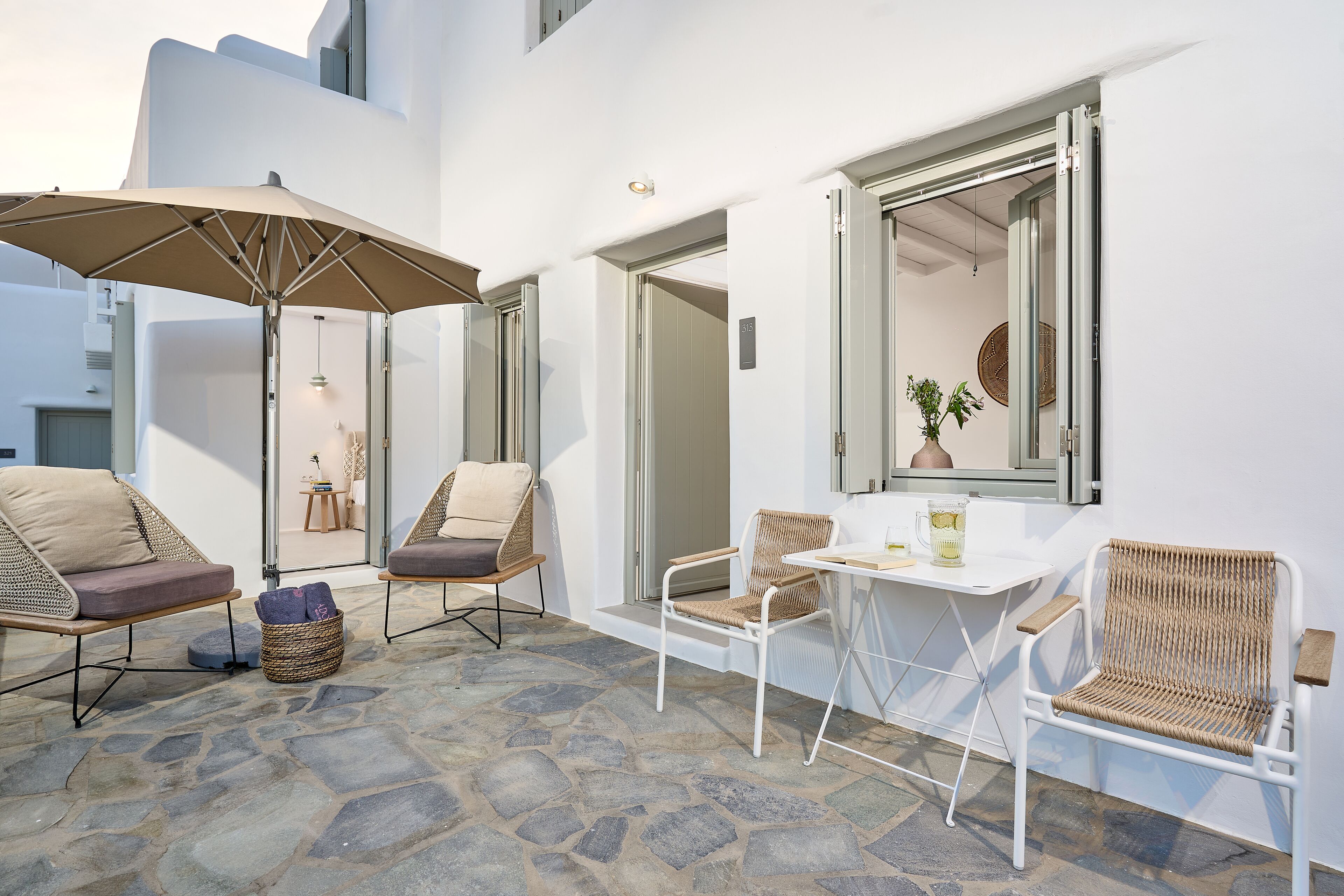 beach front suite | terrace/patio
