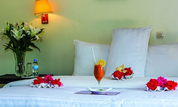 Down comforters, desk, blackout drapes, rollaway beds - Kivu Lodge (Gishyita)