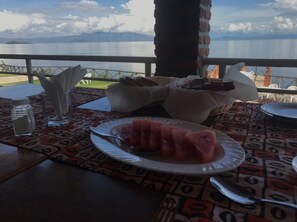 Food and drink - Kivu Lodge (Gishyita)