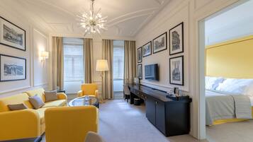 Family Apartment | Living room | Flat-screen TV