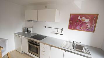 Superior-Apartment, 1 Schlafzimmer | Eigene Küche | Wasserkocher mit Kaffee-/Teezubehör, Hochstuhl