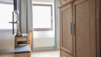 Superior-Einzelzimmer | Wohnbereich | Flachbildfernseher, Pay-TV