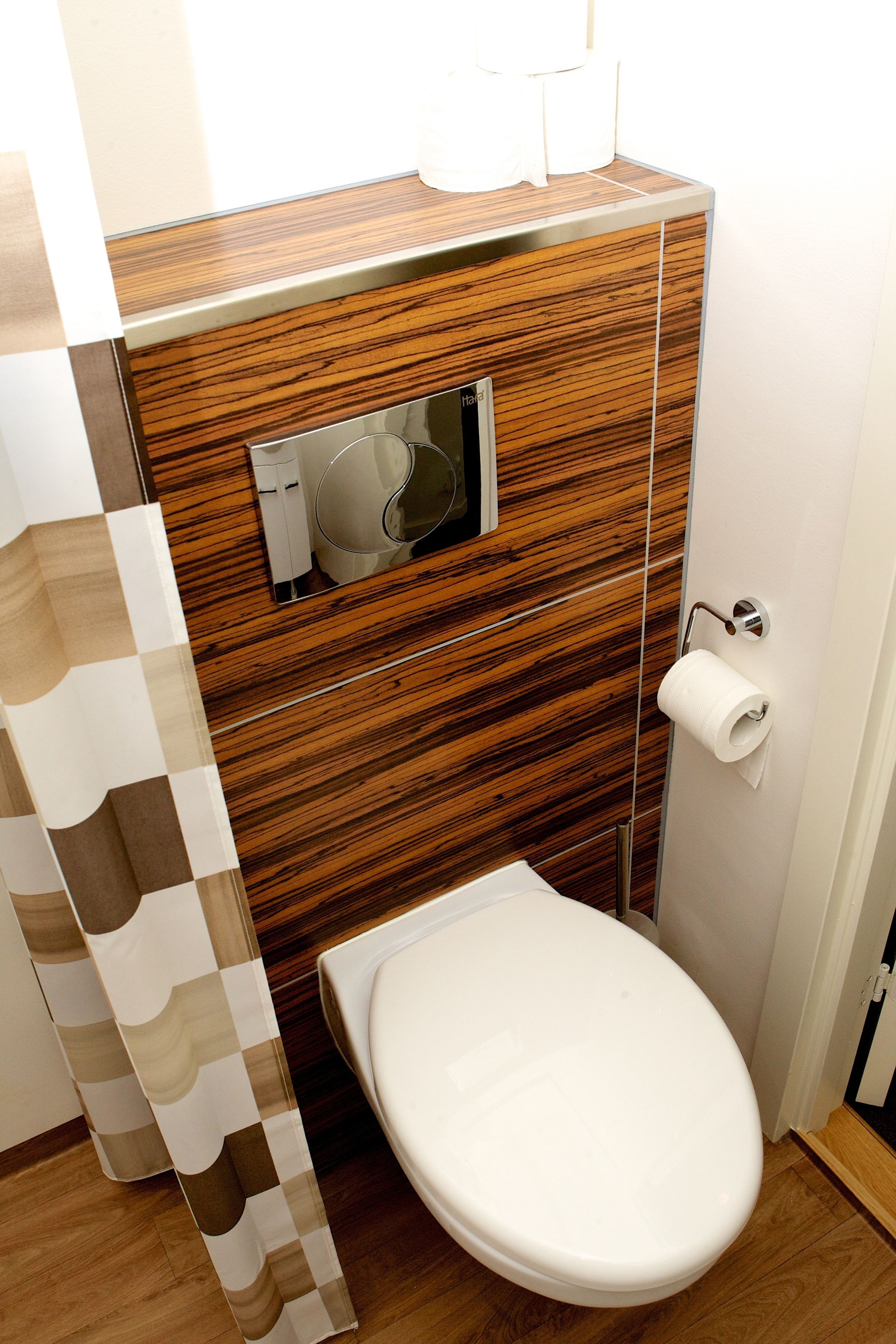 twin room | bathroom | shower, towels