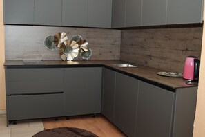 Free WiFi, bed sheets, wheelchair access